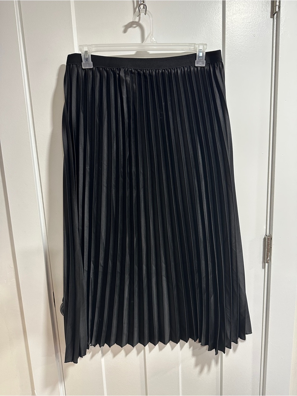 SHEIN Black Pleated Midi Skirt with Elastic Waist